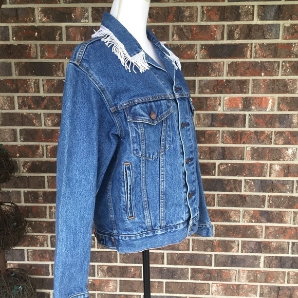 Levi Strauss Let ain’t Snow Denim Jean Jacket Christmas - Picture 8 of 9